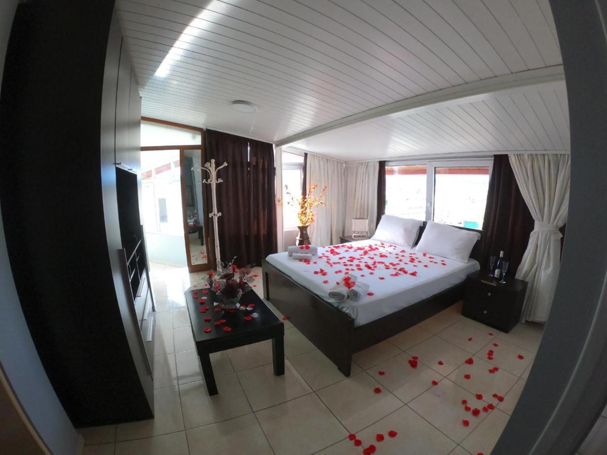 Hotel Anxhelo Kucove Екстер'єр фото